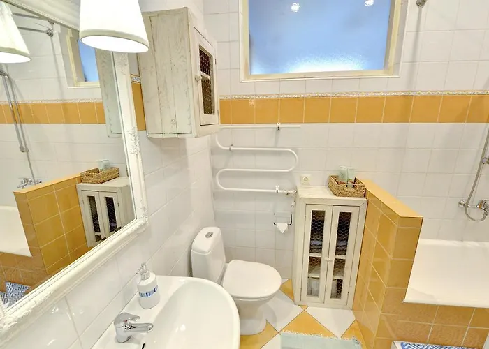 Airy Town Center 2 Bedroom